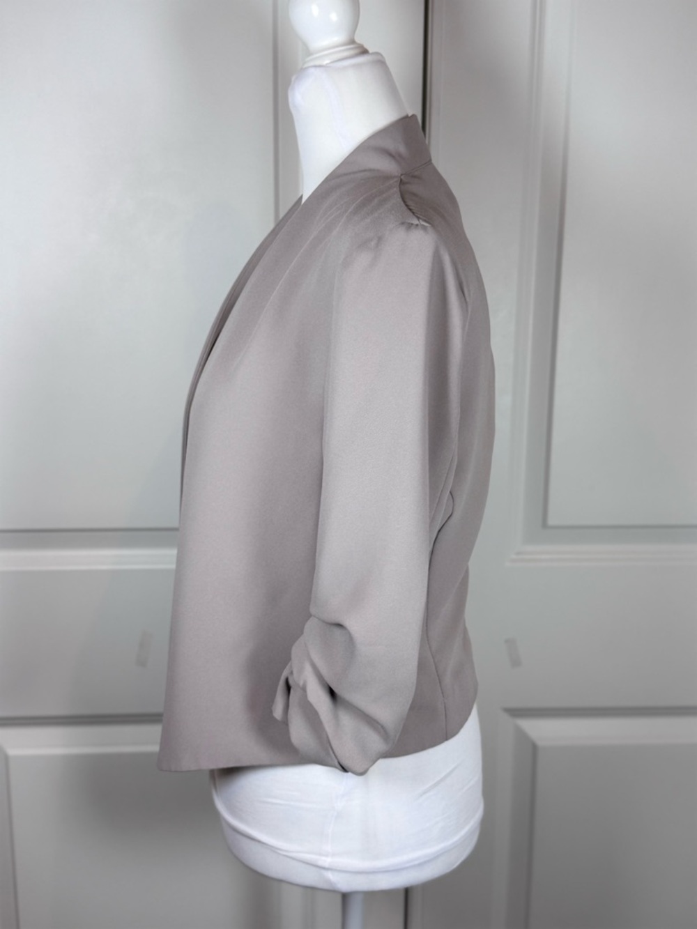 Maison d Amelie Taupe Open Front Blazer Ruched Sleeve Minimalist Workwear XS - Picture 6 of 8